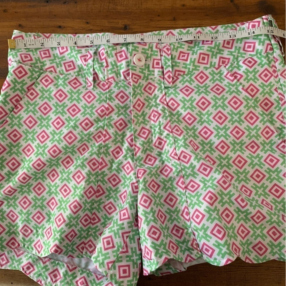 Birdies and Bow Womens Scalloped Pink Green Golf Shorts Sz 6 - Picture 4 of 8